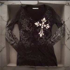 Maurices Women's Black Thermal Long Sleeve Size Large, V-Neck Cross Rhinestones